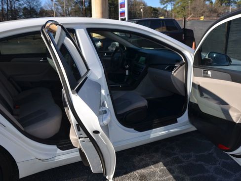 Used 2017 Hyundai Sonata SE image 49