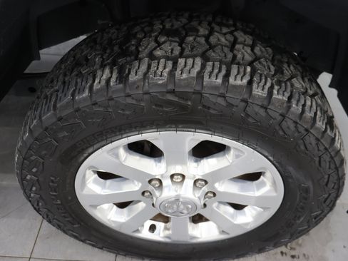 Used 2020 RAM 2500 Laramie AWD/4WD image 3