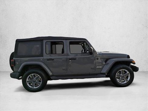 Used 2018 Jeep Wrangler Unlimited Sahara w/ Cold Weather Group image 4