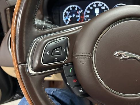 Used 2016 Jaguar XJ L Portfolio image 25