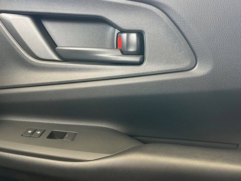 New 2026 Toyota Prius Plug-In Hybrid FWD image 19