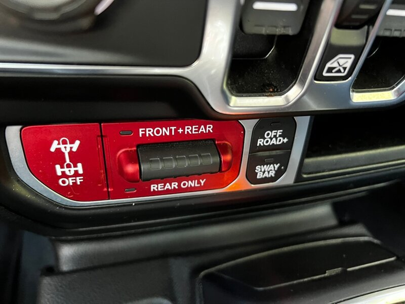 Used 2022 Jeep Gladiator Rubicon w/ Trailer Tow Package AWD/4WD image 33