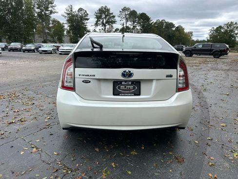 Used 2014 Toyota Prius Two image 8