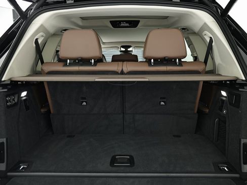 Used 2023 BMW X7 xDrive40i w/ Executive Package image 32