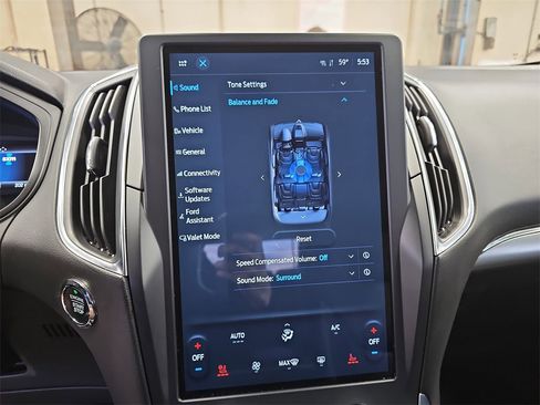 Used 2024 Ford Edge Titanium image 22