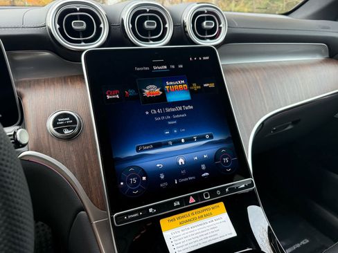 Used 2026 Mercedes-Benz GLC 300 4MATIC image 18