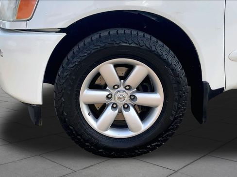 Used 2014 Nissan Titan SV w/ SV Value Truck Package RWD image 11