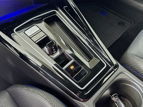Used 2024 Volkswagen Golf R AWD/4WD image 17