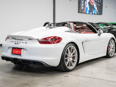 Used 2016 Porsche Boxster Spyder RWD image 8