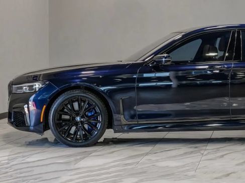 Used 2022 BMW 750i xDrive w/ Luxury Rear Seating Package AWD/4WD image 18