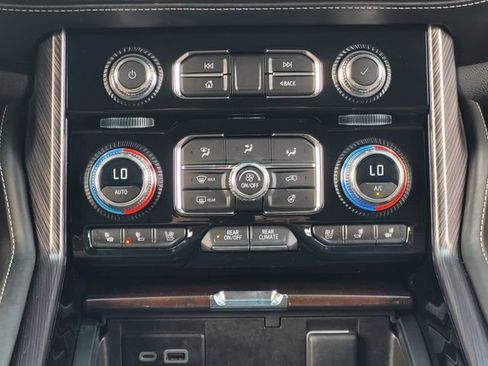 Used 2023 GMC Yukon Denali Ultimate AWD/4WD image 18