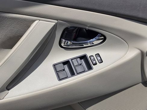 Used 2007 Toyota Camry LE FWD image 18