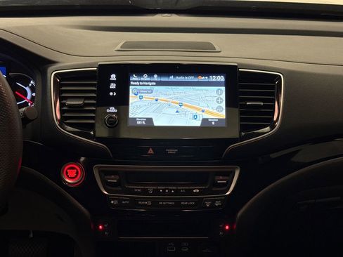 Certified 2024 Honda Passport Black Edition image 18