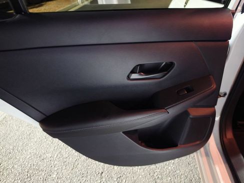 Used 2025 Nissan Sentra S FWD image 11