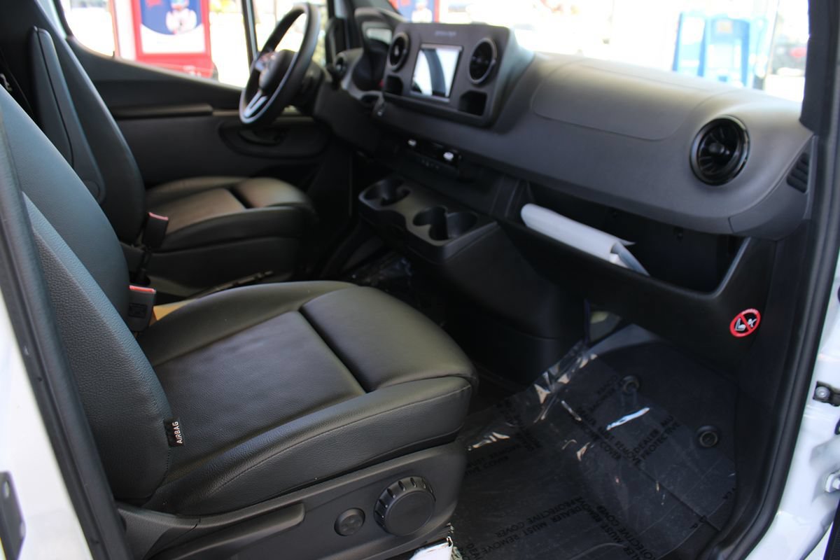 Used 2022 Mercedes-Benz Sprinter 3500 image 20