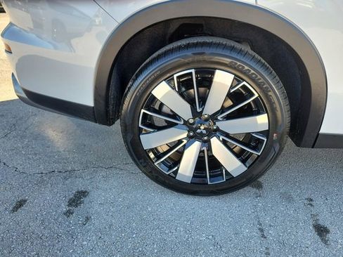 New 2026 Mitsubishi Outlander SE image 7