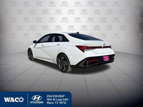 Used 2025 Hyundai Elantra Sport image 5