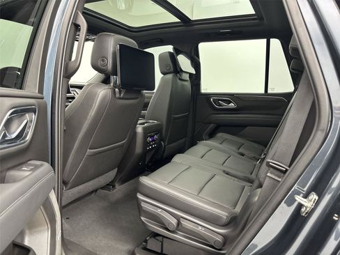 Used 2021 Chevrolet Tahoe Z71 w/ Z71 Off-Road Package AWD/4WD image 17