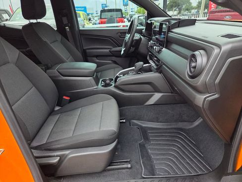 Certified 2025 Chevrolet Colorado W/T w/ WT Convenience Package II RWD image 15