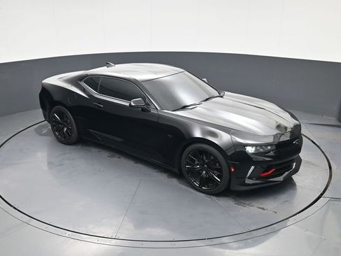 Used 2018 Chevrolet Camaro LT image 23