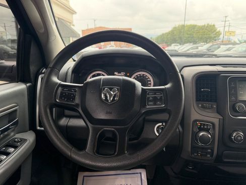 Used 2019 RAM 1500 Classic SLT AWD/4WD image 16