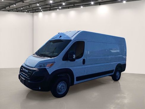 Used 2026 RAM ProMaster 2500 w/ Convenience Group FWD image 3