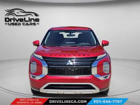 Used 2024 Mitsubishi Outlander SE image 3