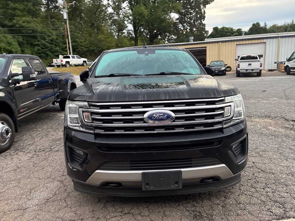 Used 2020 Ford Expedition XLT w/ Equipment Group 202A AWD/4WD image 3
