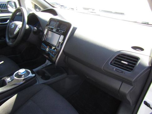 Used 2015 Nissan Leaf SV w/ LED & Quick Charge Package image 34