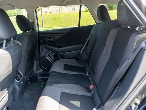 Used 2024 Subaru Outback Premium AWD/4WD image 27