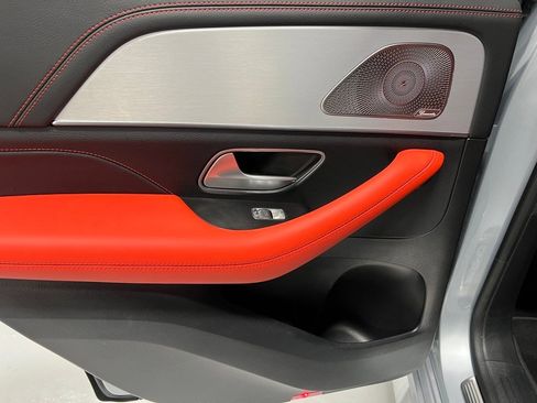 Used 2025 Mercedes-Benz GLE 53 AMG 4MATIC image 24