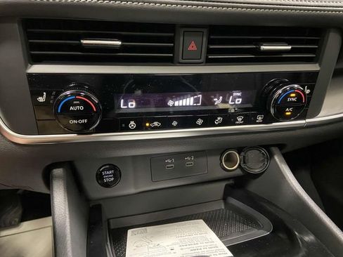 New 2025 Nissan Rogue SV w/ SV Premium Package FWD image 18
