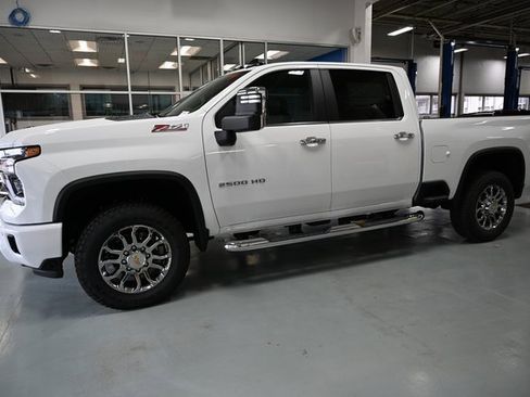 New 2026 Chevrolet Silverado 2500 LT w/ Z71 Chrome Sport Edition image 8