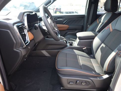 New 2026 GMC Canyon AT4 AWD/4WD image 11