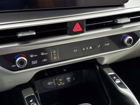 New 2026 Kia Sorento S FWD image 27