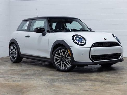 Certified 2025 MINI Cooper 2-Door Hardtop image 5