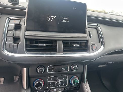 Used 2024 Chevrolet Suburban Z71 w/ Luxury Package AWD/4WD image 9