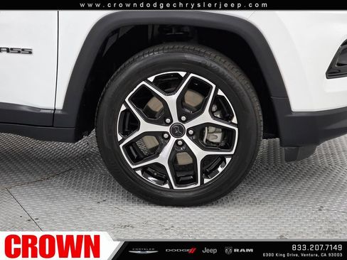 Used 2025 Jeep Compass Limited AWD/4WD image 9