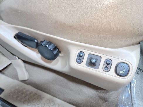 Used 2004 Ford Excursion Limited image 82