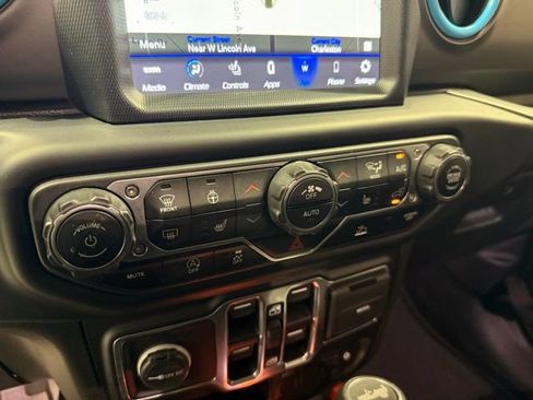 Used 2021 Jeep Wrangler Unlimited Sport AWD/4WD image 21