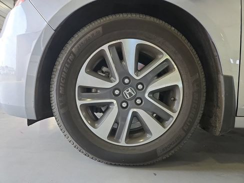 Used 2017 Honda Odyssey Touring image 4