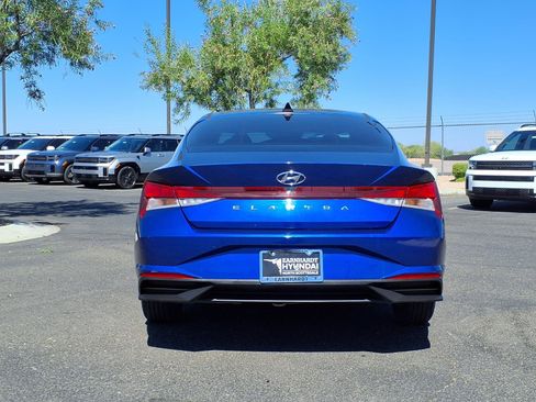 Certified 2023 Hyundai Elantra SE FWD image 5