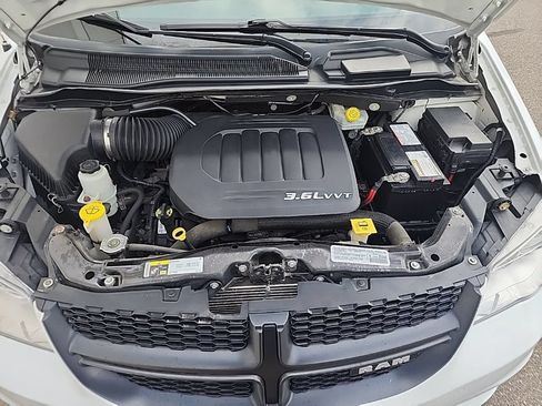 Used 2014 RAM C/V Tradesman FWD image 6