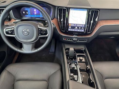 Certified 2024 Volvo XC60 B5 Plus w/ Protection Package Premier AWD/4WD image 13
