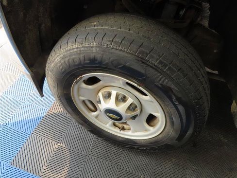 Used 2018 Chevrolet Silverado 2500 W/T RWD image 6