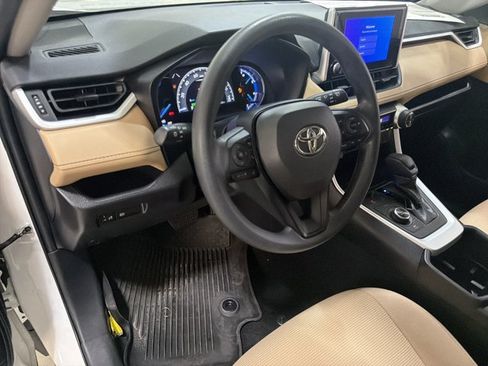 Used 2024 Toyota RAV4 LE AWD/4WD image 9