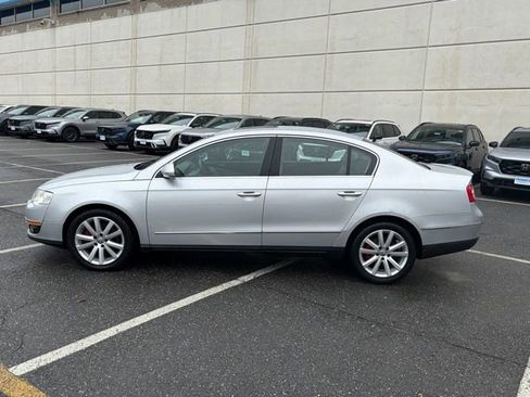 Used 2010 Volkswagen Passat Komfort image 4