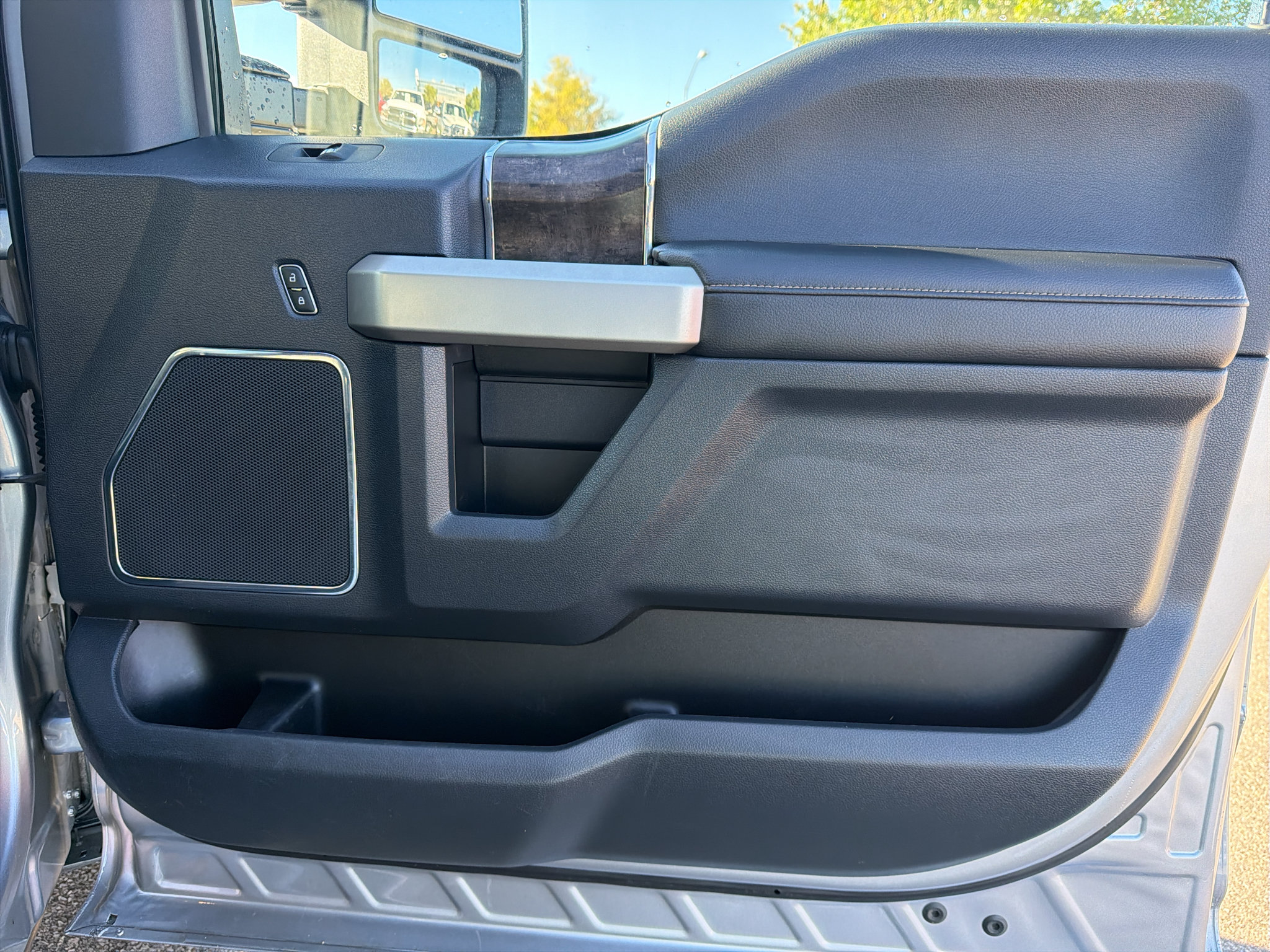 Used 2022 Ford F450 Lariat w/ FX4 Off-Road Package AWD/4WD image 22