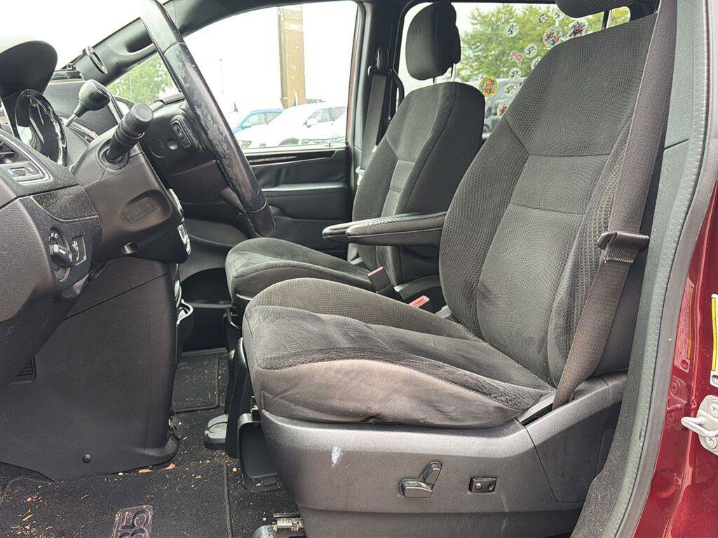 Used 2019 Dodge Grand Caravan SE FWD image 6
