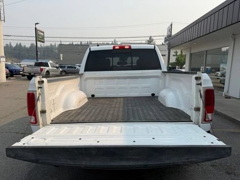 Used 2017 RAM 1500 Laramie w/ Convenience Group AWD/4WD image 18
